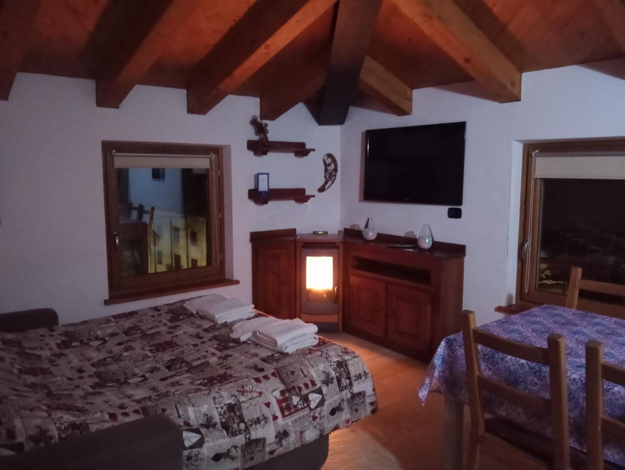Appartement Mansarda Monte Bianco à La Salle Extérieur photo