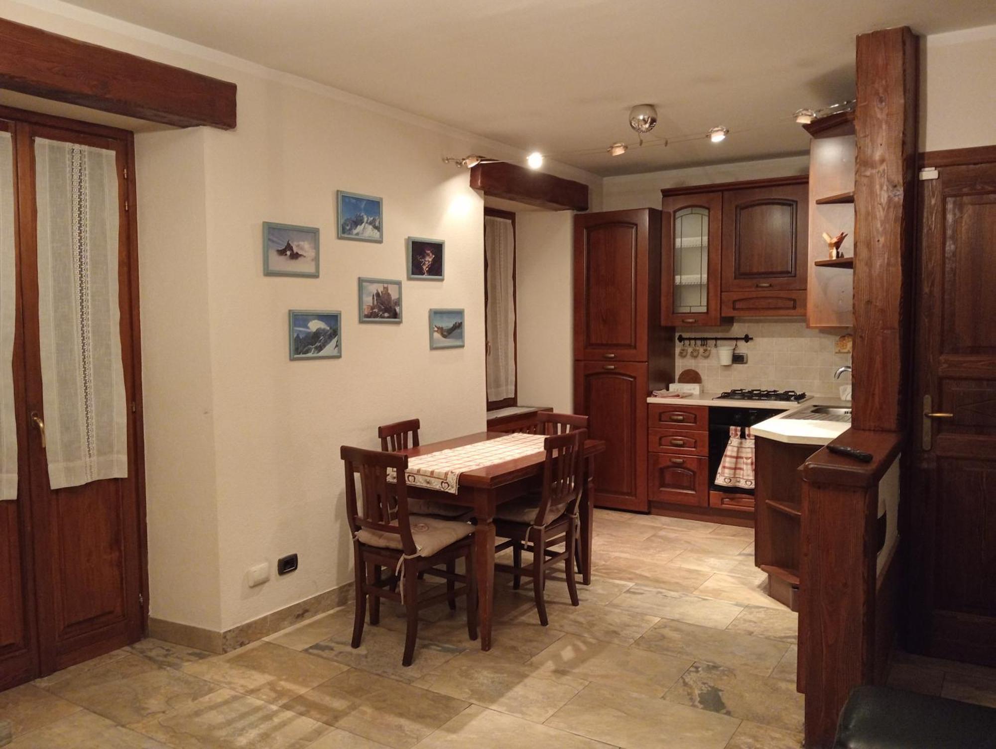 Appartement Mansarda Monte Bianco à La Salle Extérieur photo